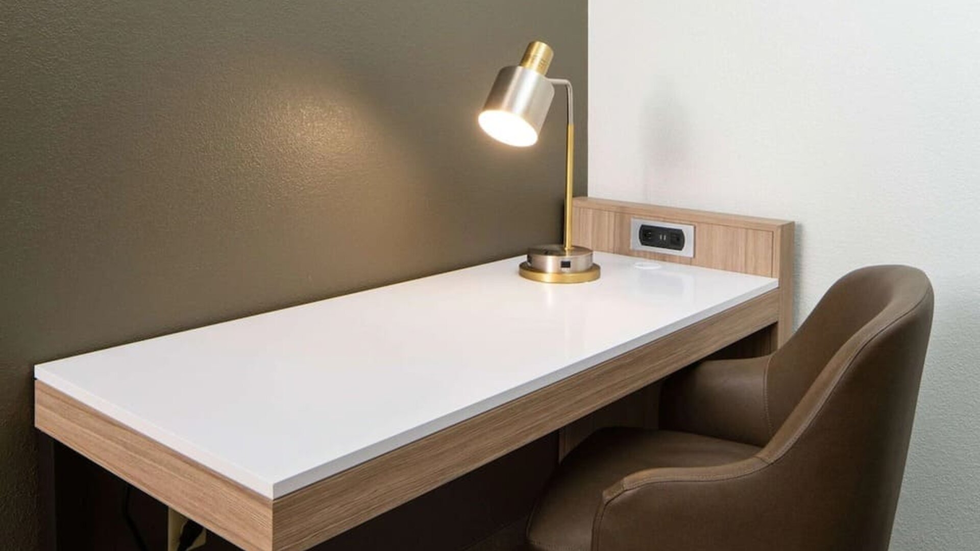 Day use room at Sonesta Select Nashville Airport Suites.