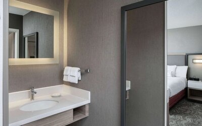 Guest bathroom at Sonesta Select Nashville Airport Suites.