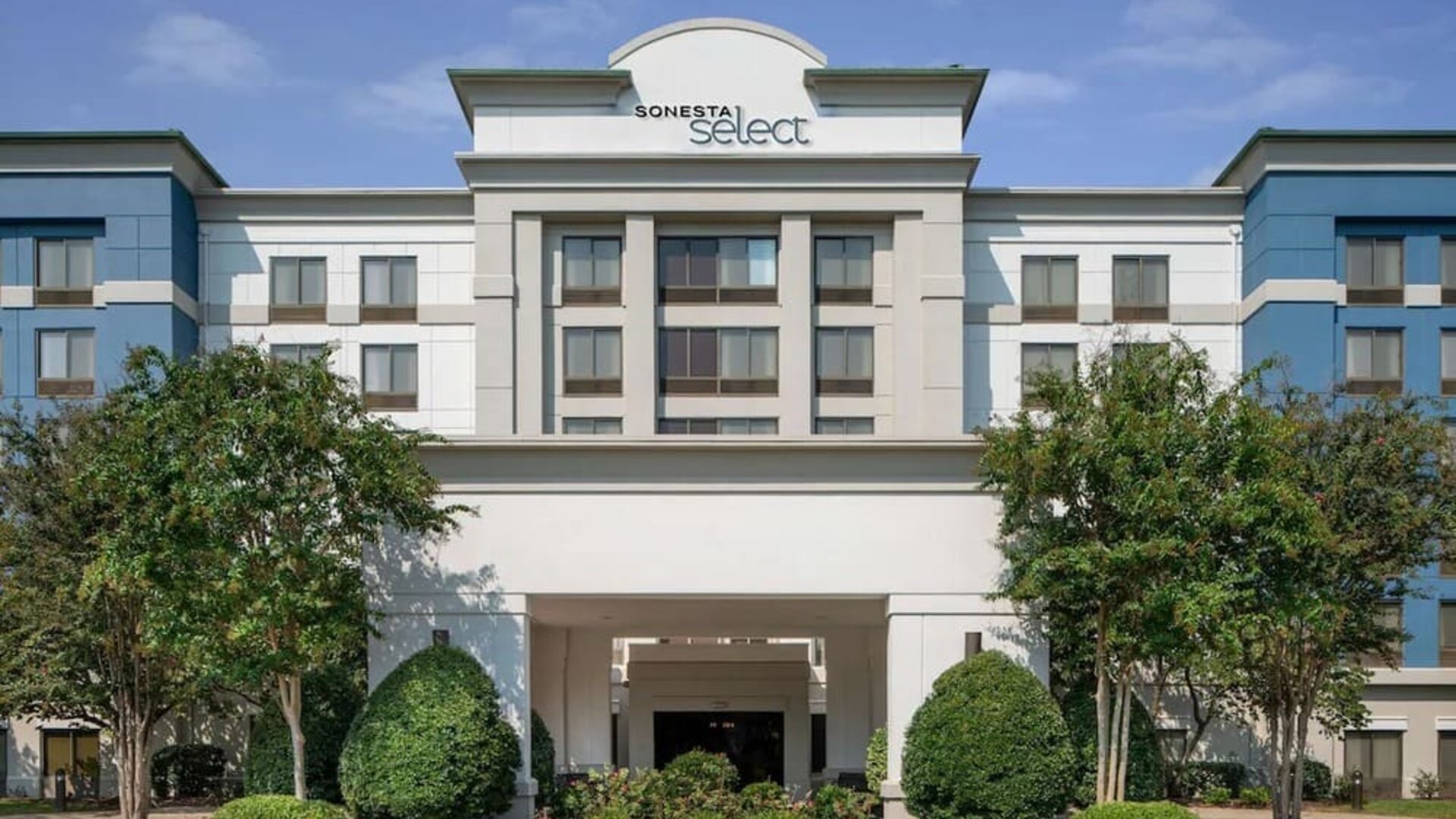Hotel exterior at Sonesta Select Nashville Airport Suites.