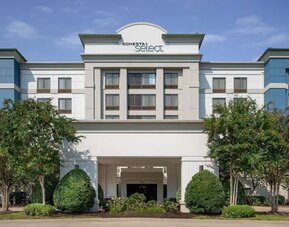 Hotel exterior at Sonesta Select Nashville Airport Suites.