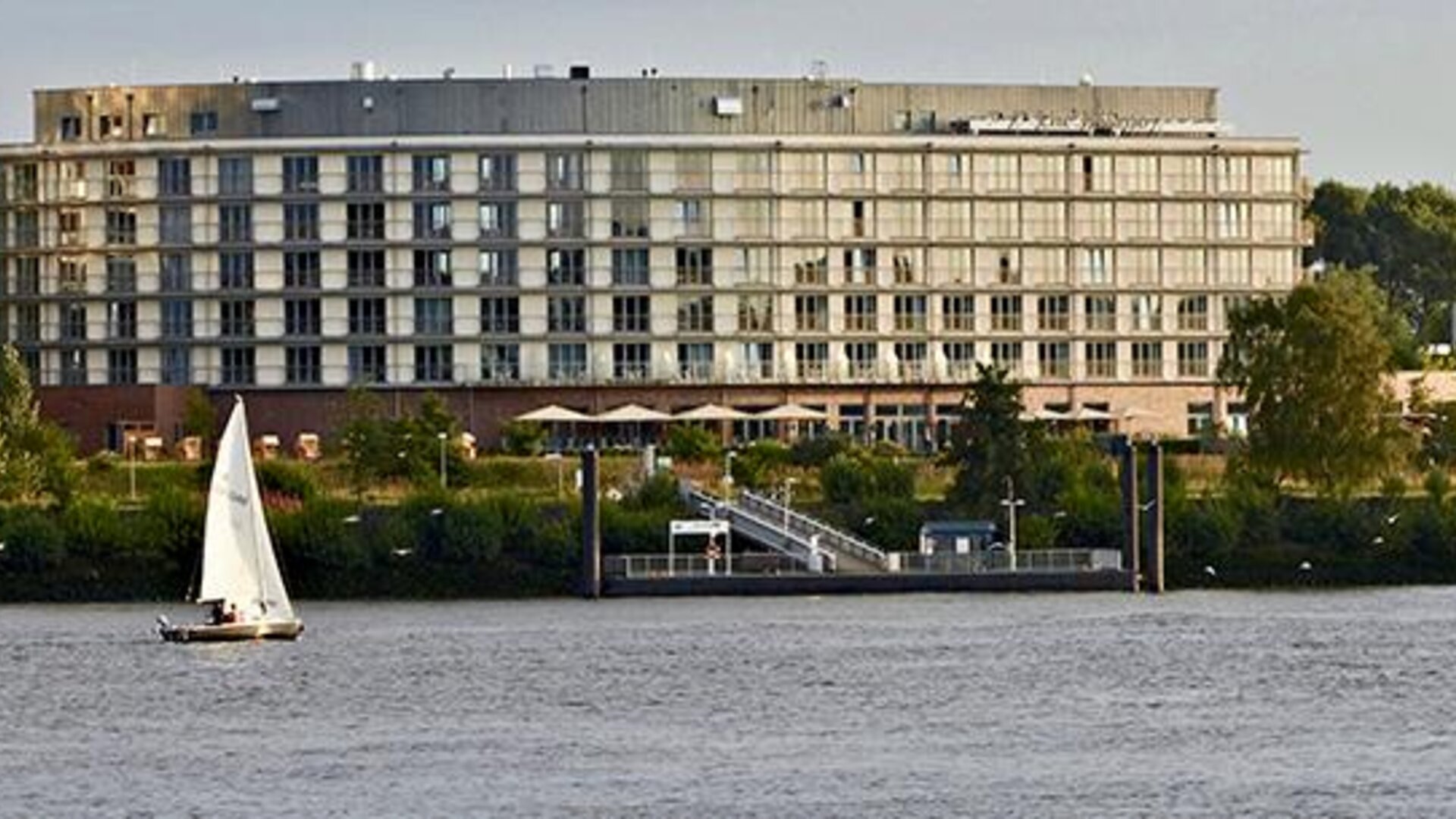 Elaya hotel hamburg finkenwerder