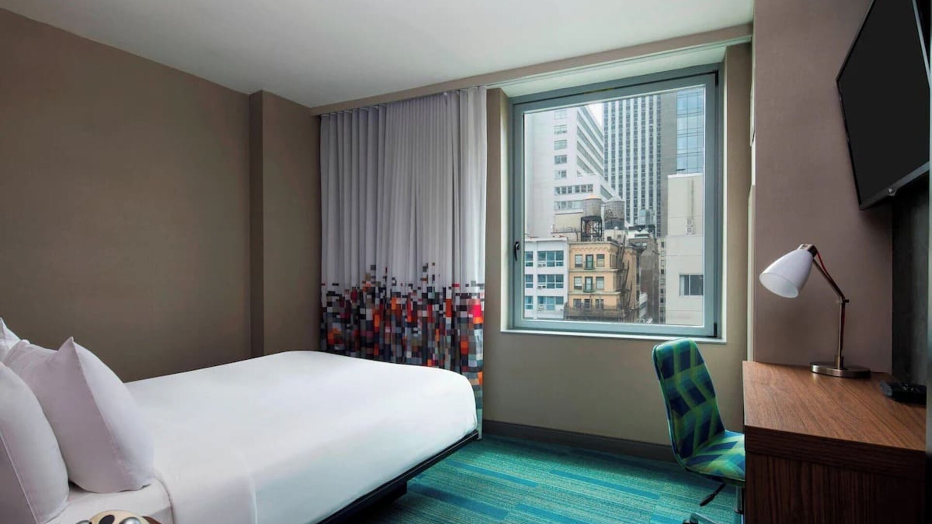 Day use room with work desk at Aloft Manhattan Downtown - Financial District.