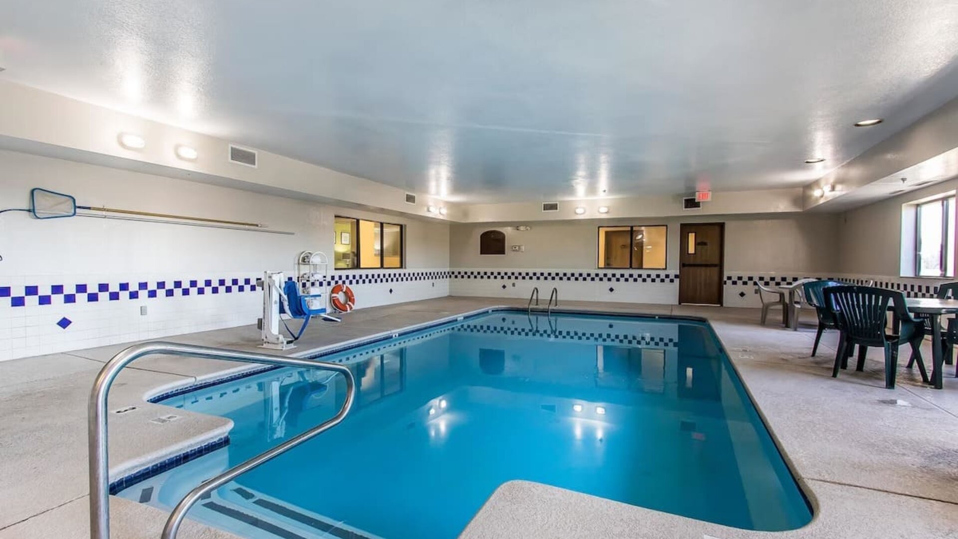 Indoor pool at Quality Inn & Suites, La Vergne.
