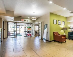 Lobby entrance at Quality Inn & Suites, La Vergne.