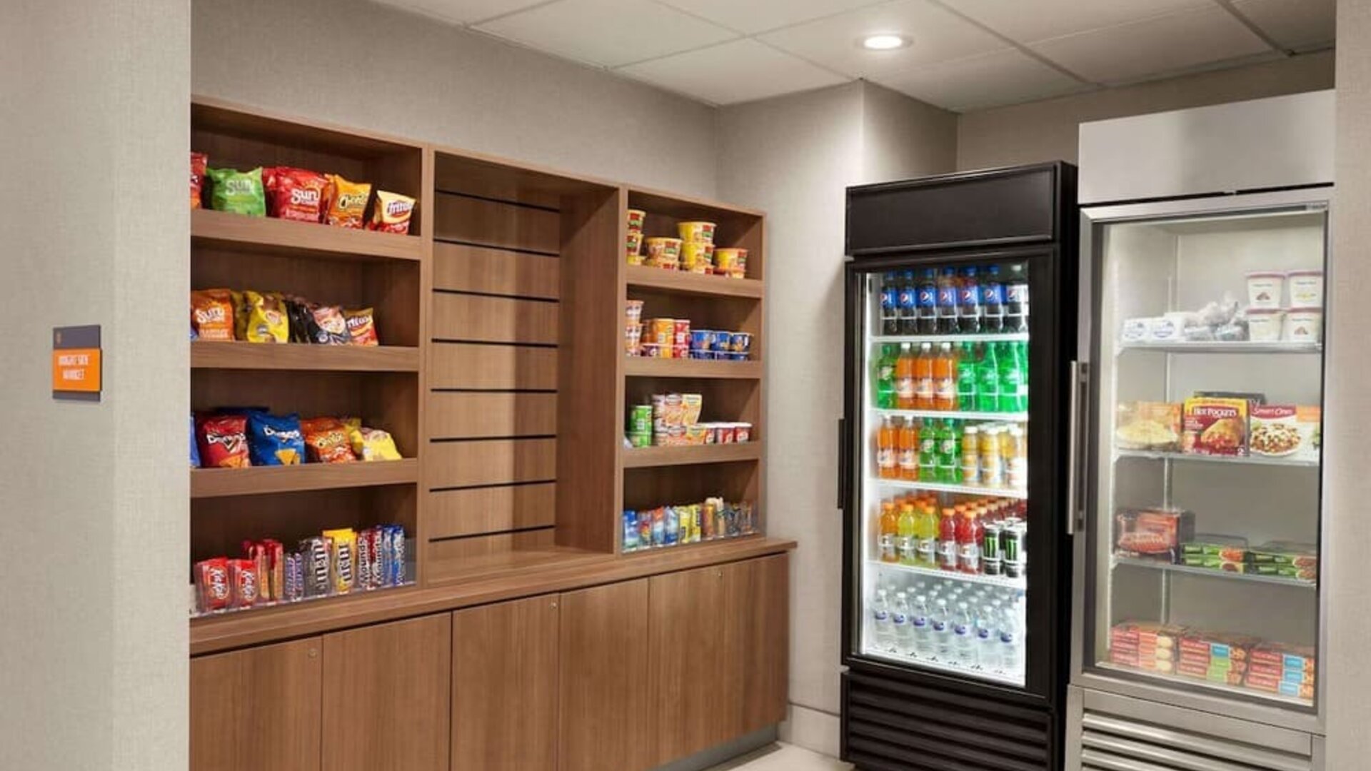 Snack bar at La Quinta Inn & Suites By Wyndham Lackawanna.