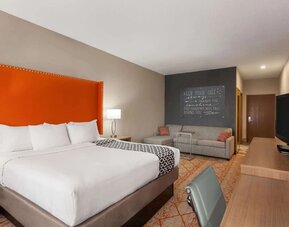 Day use room at La Quinta Inn & Suites By Wyndham Lackawanna.