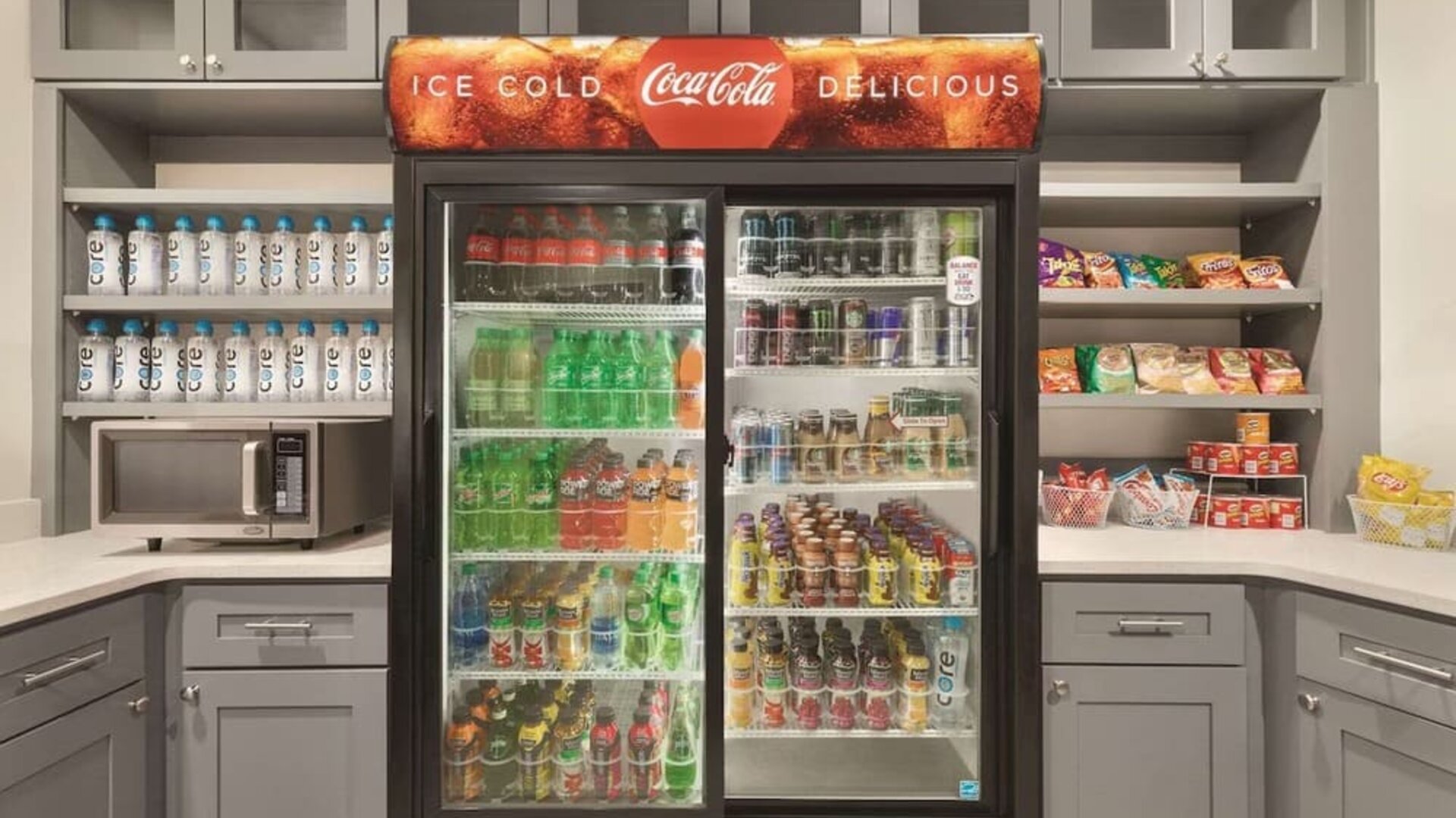 Snack bar at Radisson Hotel Atlanta Airport.