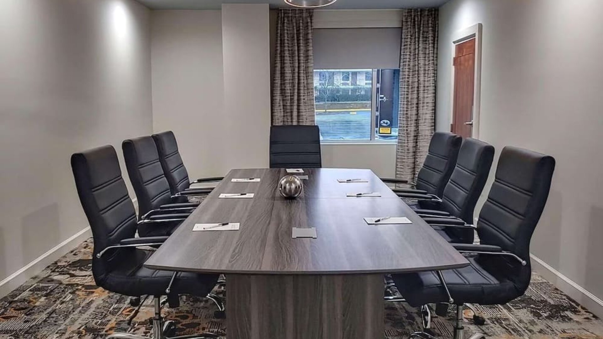 Meeting room at Radisson Hotel Atlanta Airport.