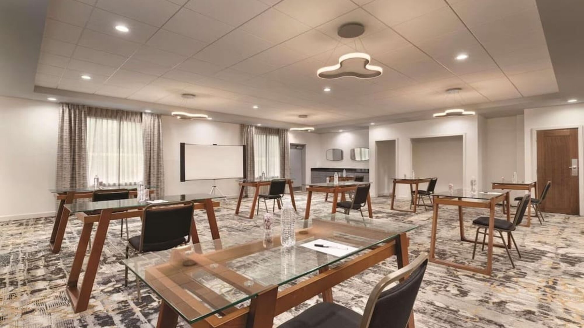 Meeting room at Radisson Hotel Atlanta Airport.