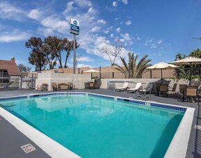 Outdoor pool at Best Western Country Inn Temecula.
