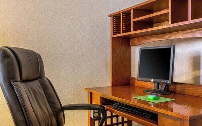 Business center at Quality Inn On Historic Route 66.