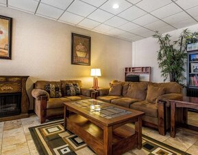 Lobby seating at Quality Inn On Historic Route 66.
