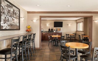 Dining area at Quality Inn & Suites Vernon.