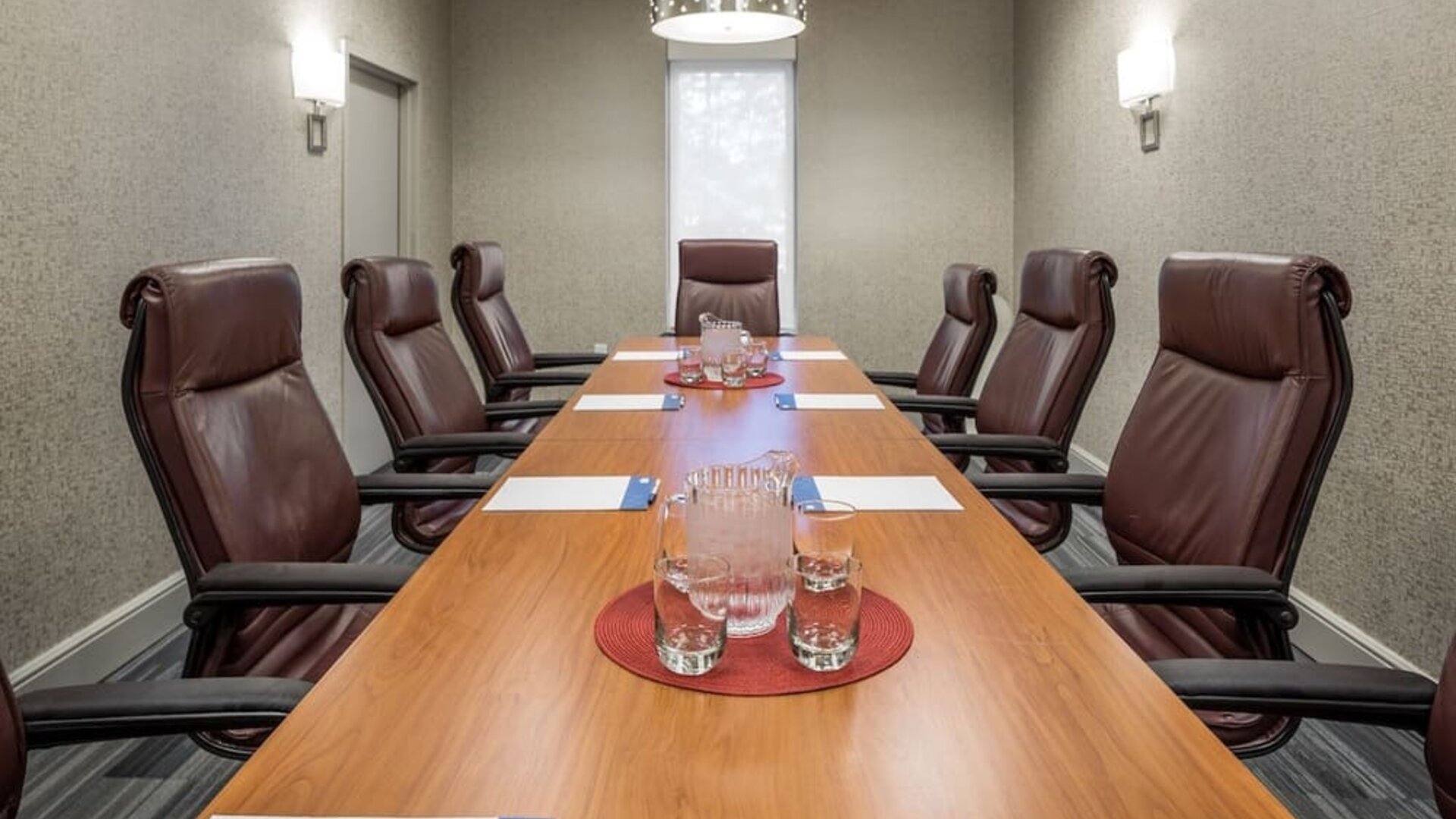 Meeting room at Holiday Inn Express Atlanta Airport - College Park By IHG.