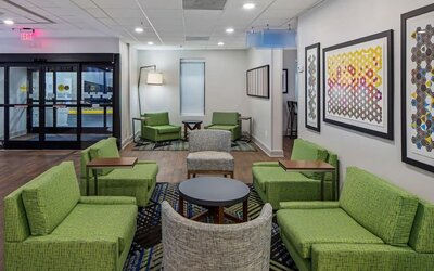 Lobby lounge at Holiday Inn Express Atlanta Airport - College Park By IHG.
