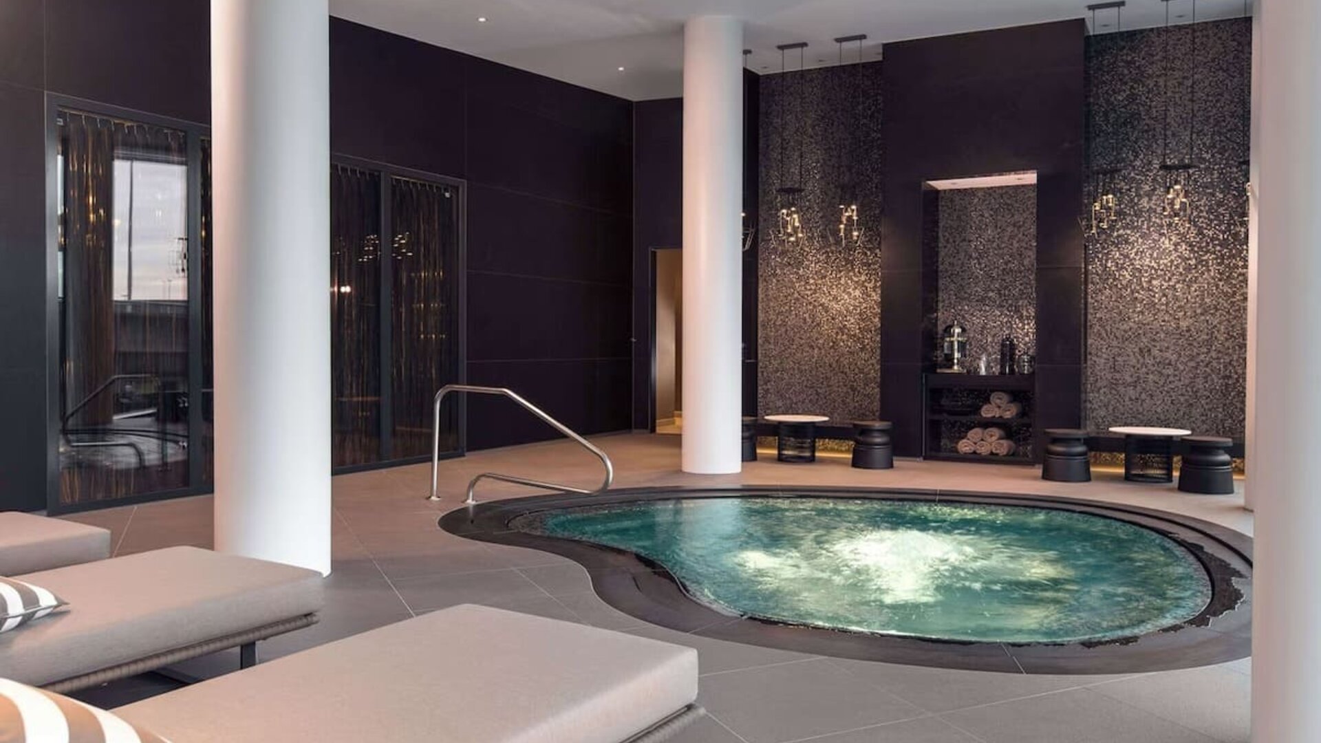 Hot tub available at Hilton Amsterdam Airport Schiphol.