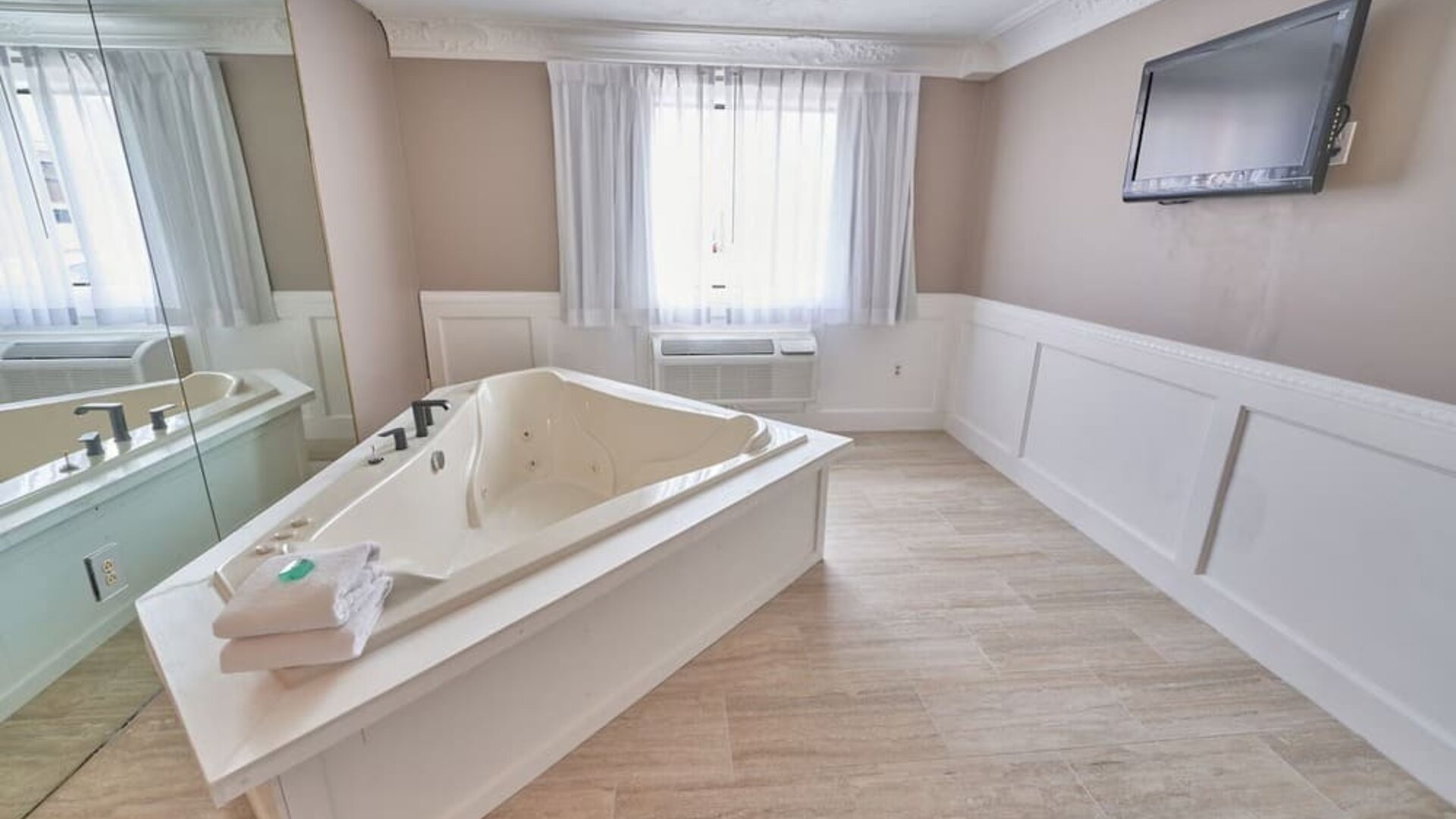 Hot tub at Hyannis Plaza Hotel.