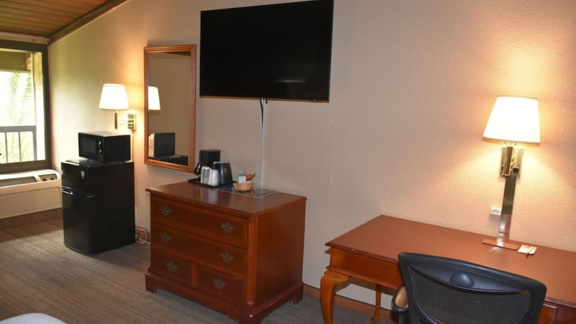 Day use room at Ontario Airport Inn.