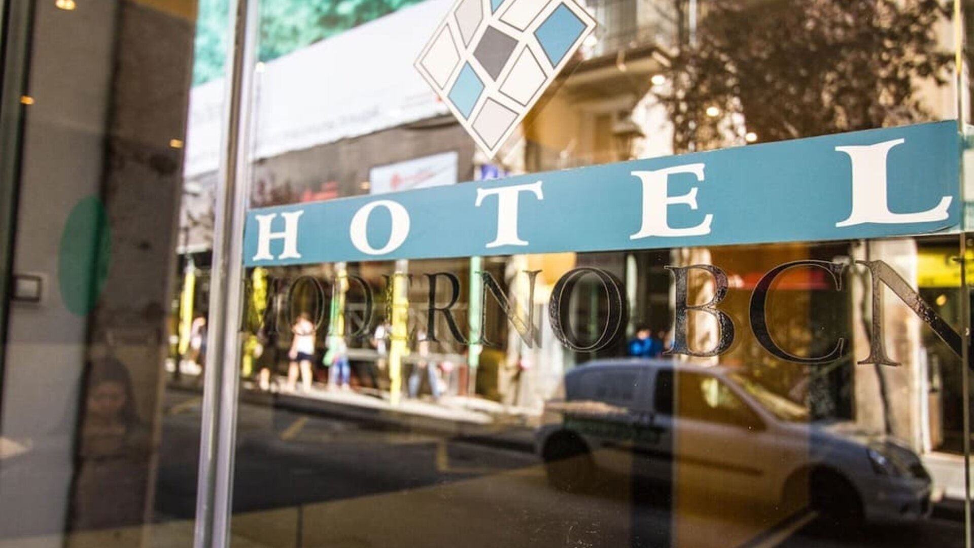Hotel exterior at Hotel Moderno Barcelona.