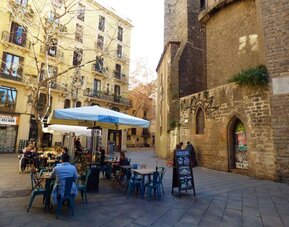 Local land marks at Hotel Moderno Barcelona.
