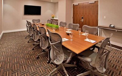 Spacious meeting room at Hilton Garden Inn New York Central Park South Mid-town West.