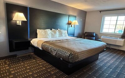 Day use room at Coratel Inn And Suites By Jasper Stillwater.