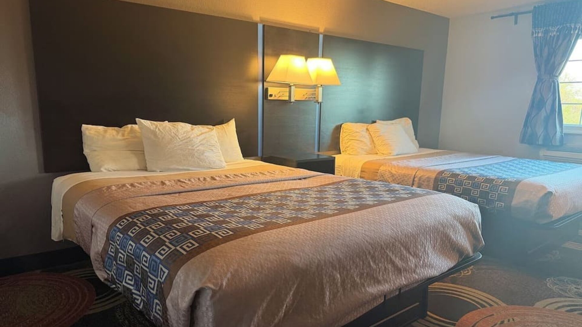 Day use room at Coratel Inn And Suites By Jasper Stillwater.