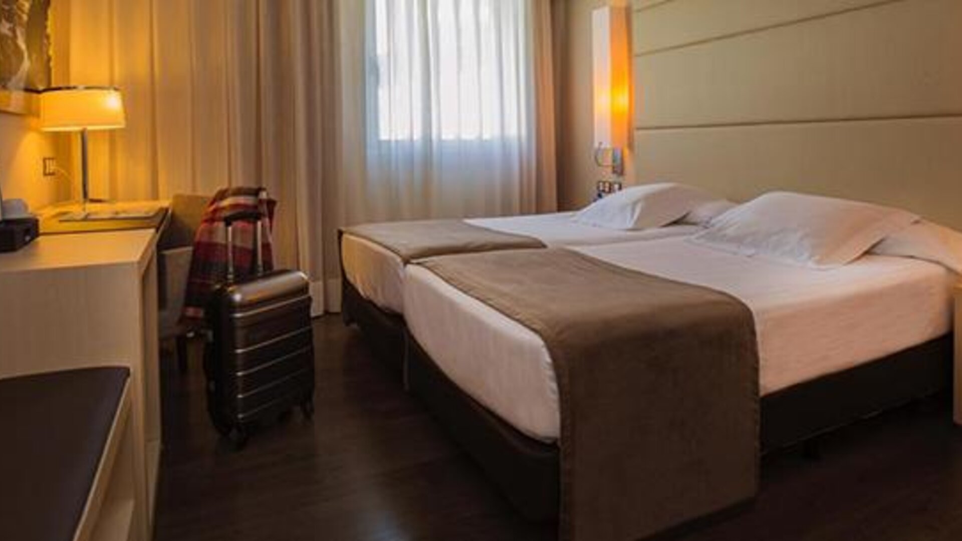 Hotel Yomo Mola Park