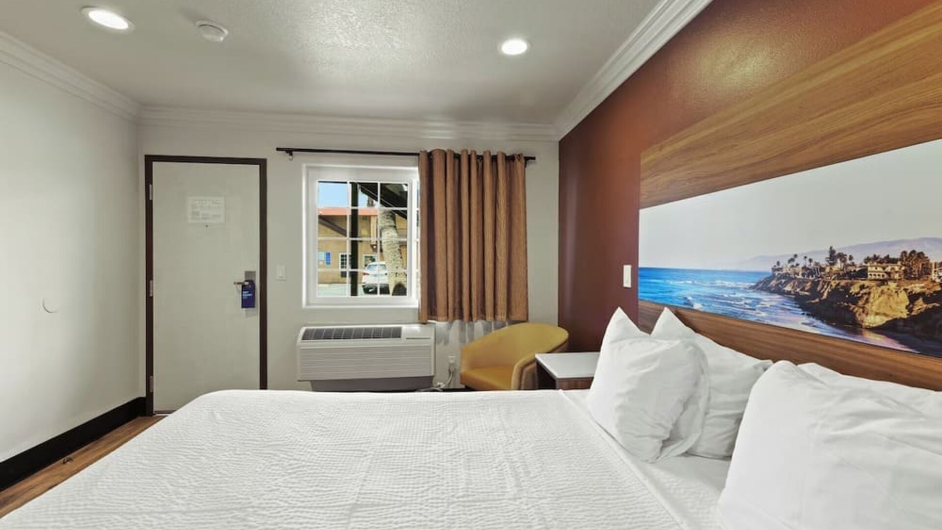 Day use room at Hyland Inn Near Legoland.