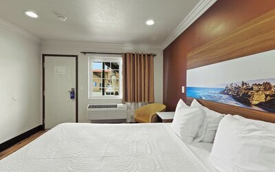 Day use room at Hyland Inn Near Legoland.