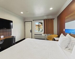 Day use room at Hyland Inn Near Legoland.