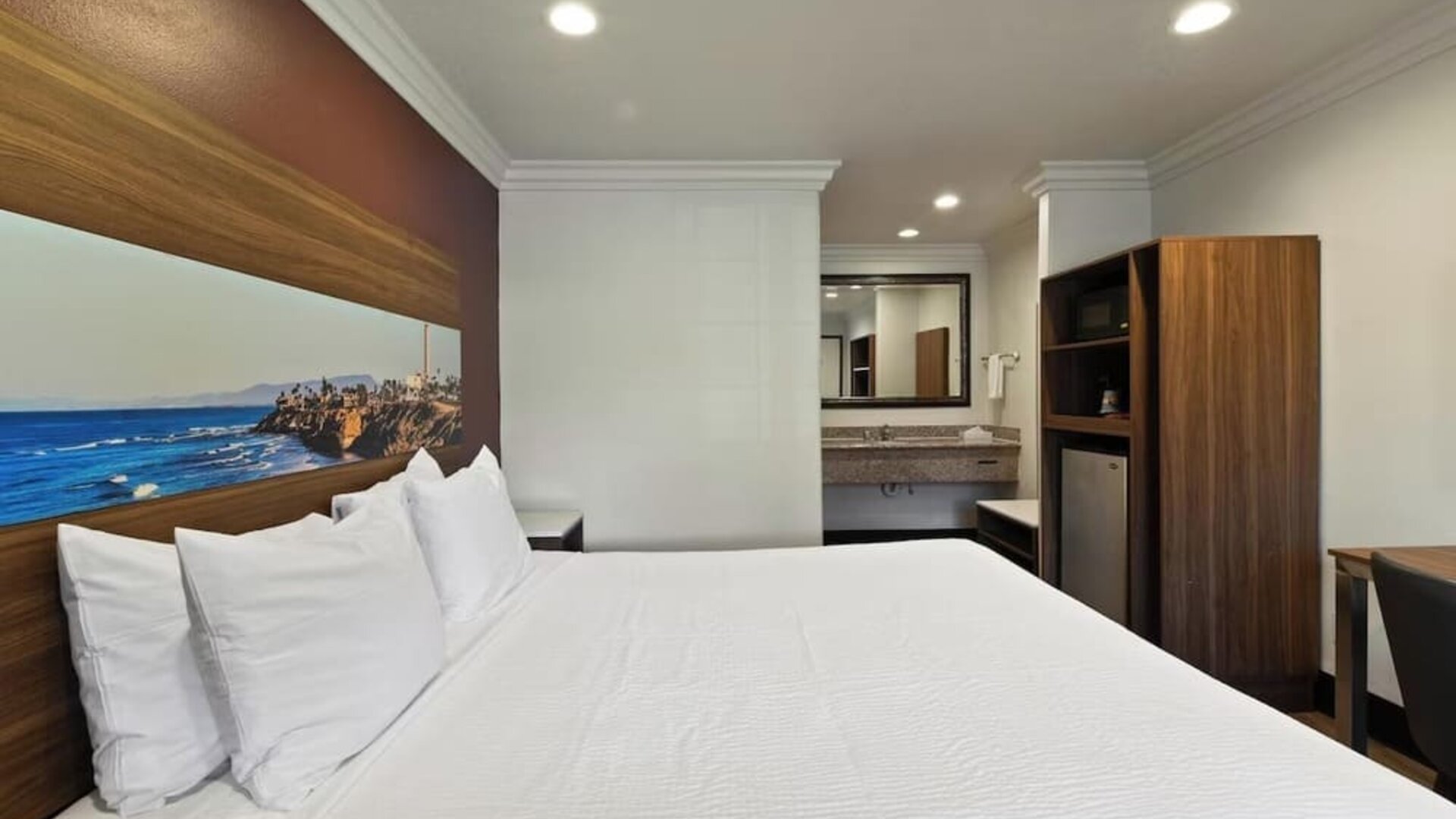 Day use room at Hyland Inn Near Legoland.