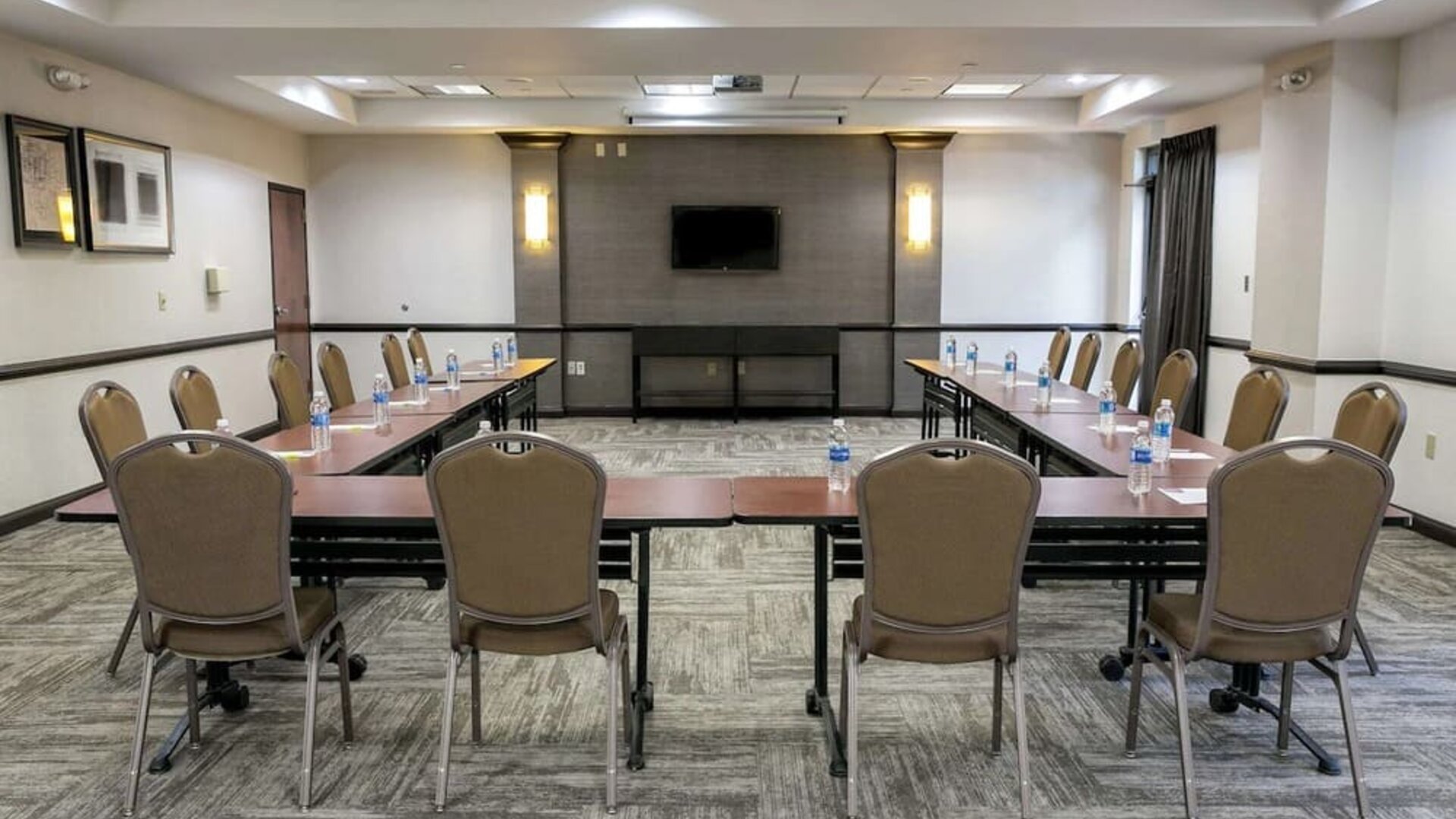Meeting room at Hyatt Place Nashville/Franklin/Cool Springs.