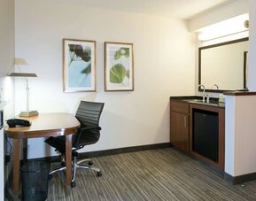 Work desk at Hyatt Place Nashville/Franklin/Cool Springs.