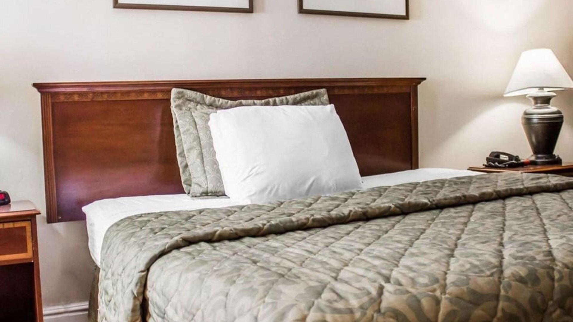 Day use room with natural light at Rodeway Inn Huntington Station.