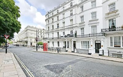 Hotel exterior at The Chapter Hotels - J Hyde Park.
