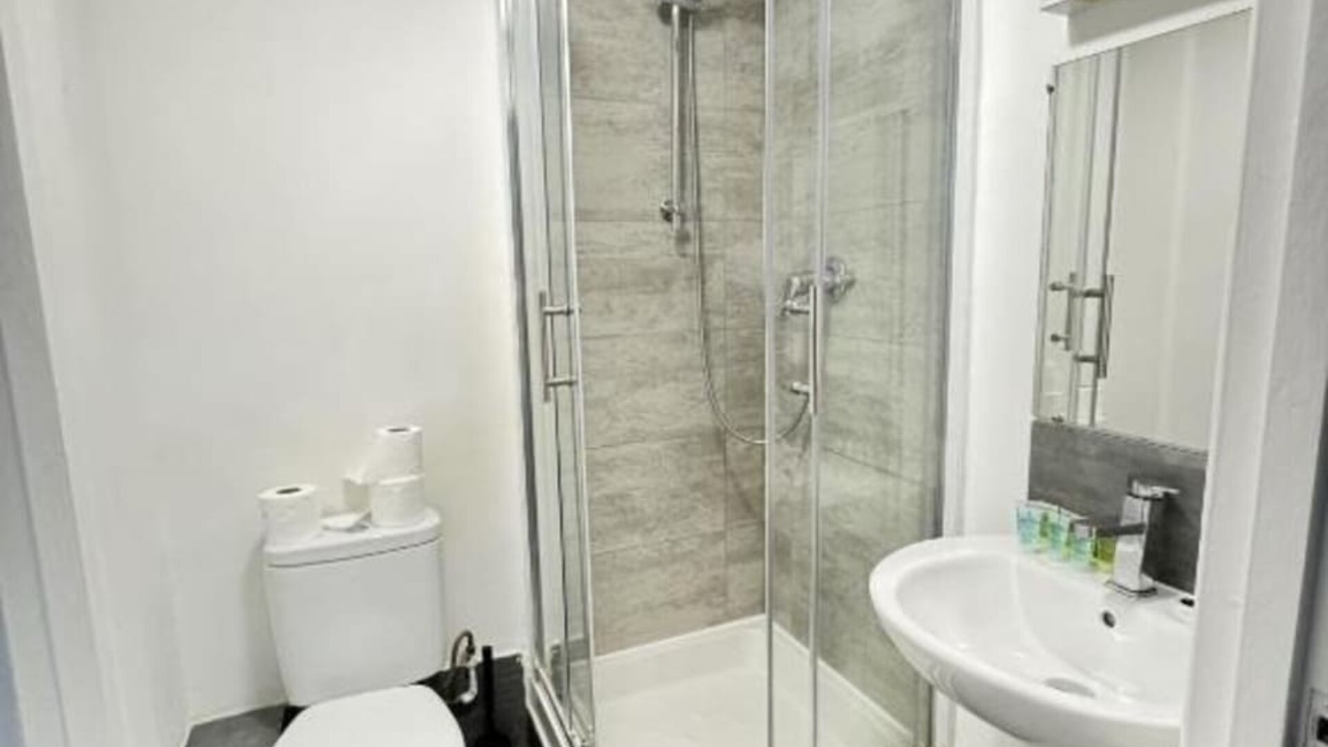 Guest bathroom at The Chapter Hotels - Princes Square.