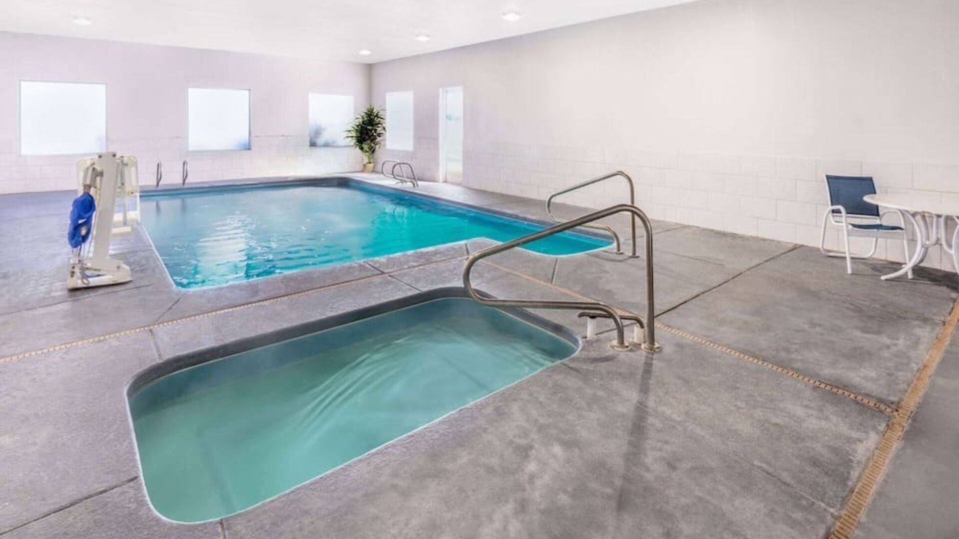 Indoor pool at La Quinta Inn & Suites By Wyndham Roswell.