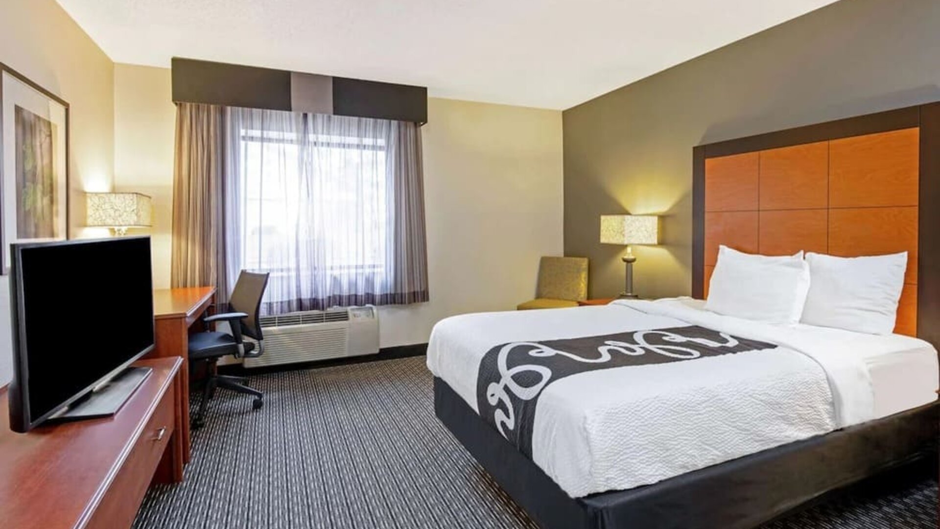 Day use room with work desk at La Quinta Inn & Suites By Wyndham Harrisburg Airport Hershey.