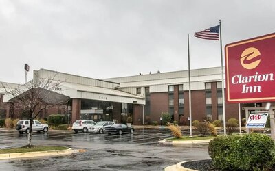 Parking area at Clarion Inn I-94 Near Expo Center.
