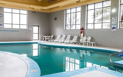 Indoor pool at Clarion Inn I-94 Near Expo Center.