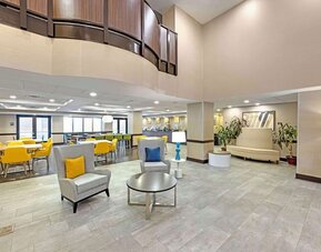 Lobby and coworking lounge at Comfort Inn & Suites Arlington Heights - Schaumburg.
