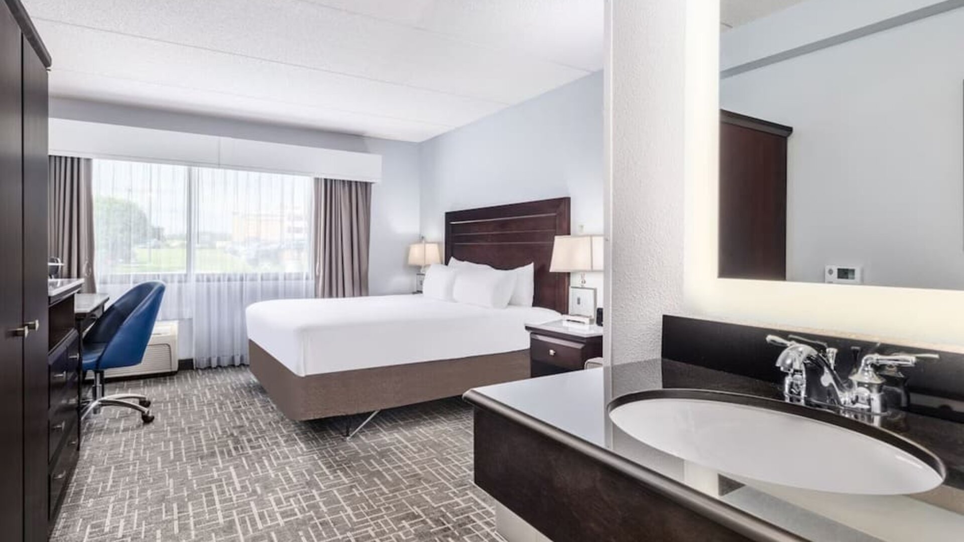 Day use room at Crowne Plaza Milwaukee Airport By IHG.