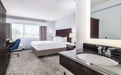 Day use room at Crowne Plaza Milwaukee Airport By IHG.