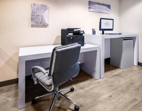 Work space at Crowne Plaza Milwaukee Airport By IHG.