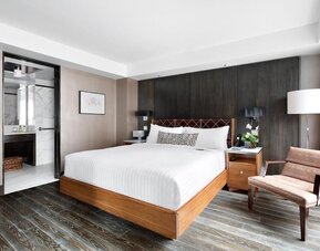 Day use room with private bathroom at Hotel 48LEX New York.