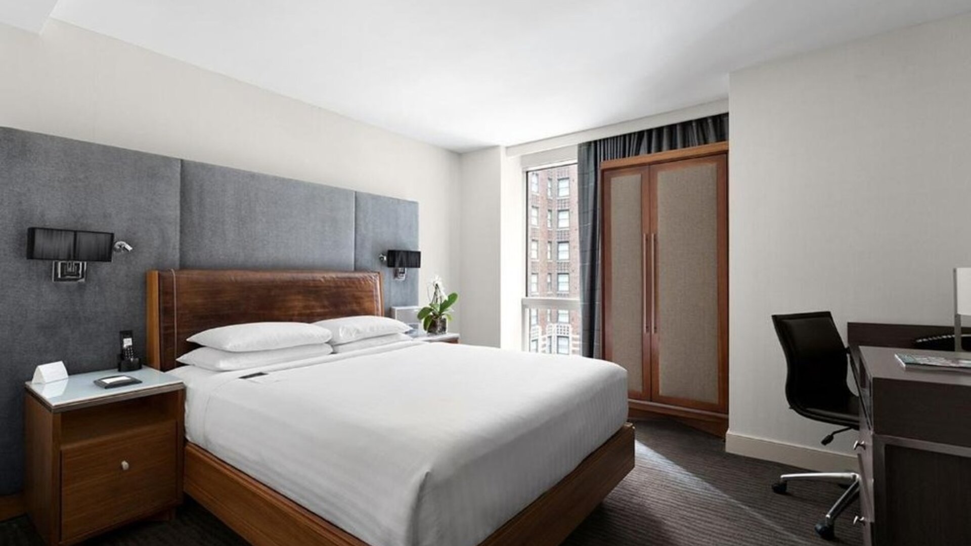 Day use room with work desk at Hotel 48LEX New York.