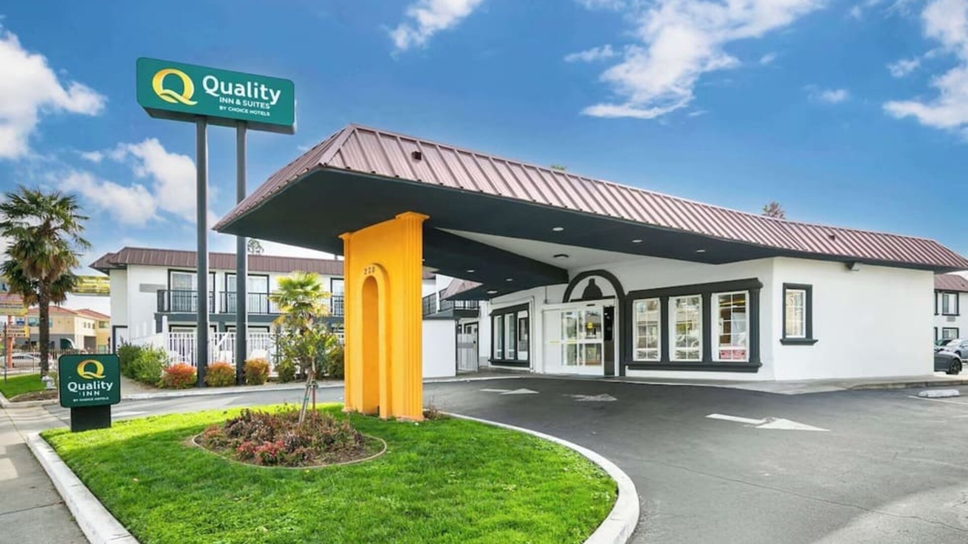 Exterior at Quality Inn & Suites Sacramento Downtown Area.