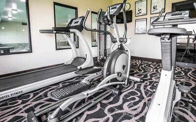 Gym at Quality Inn & Suites Mendota Near I-39.