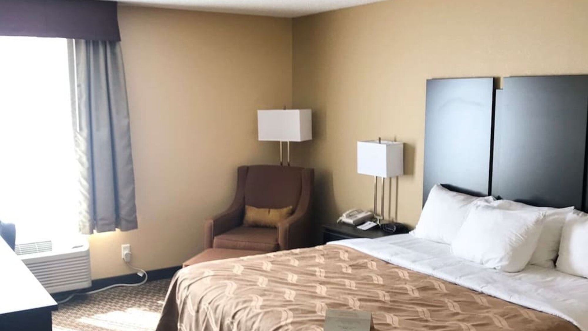 Day use room at Quality Inn & Suites Mendota Near I-39.